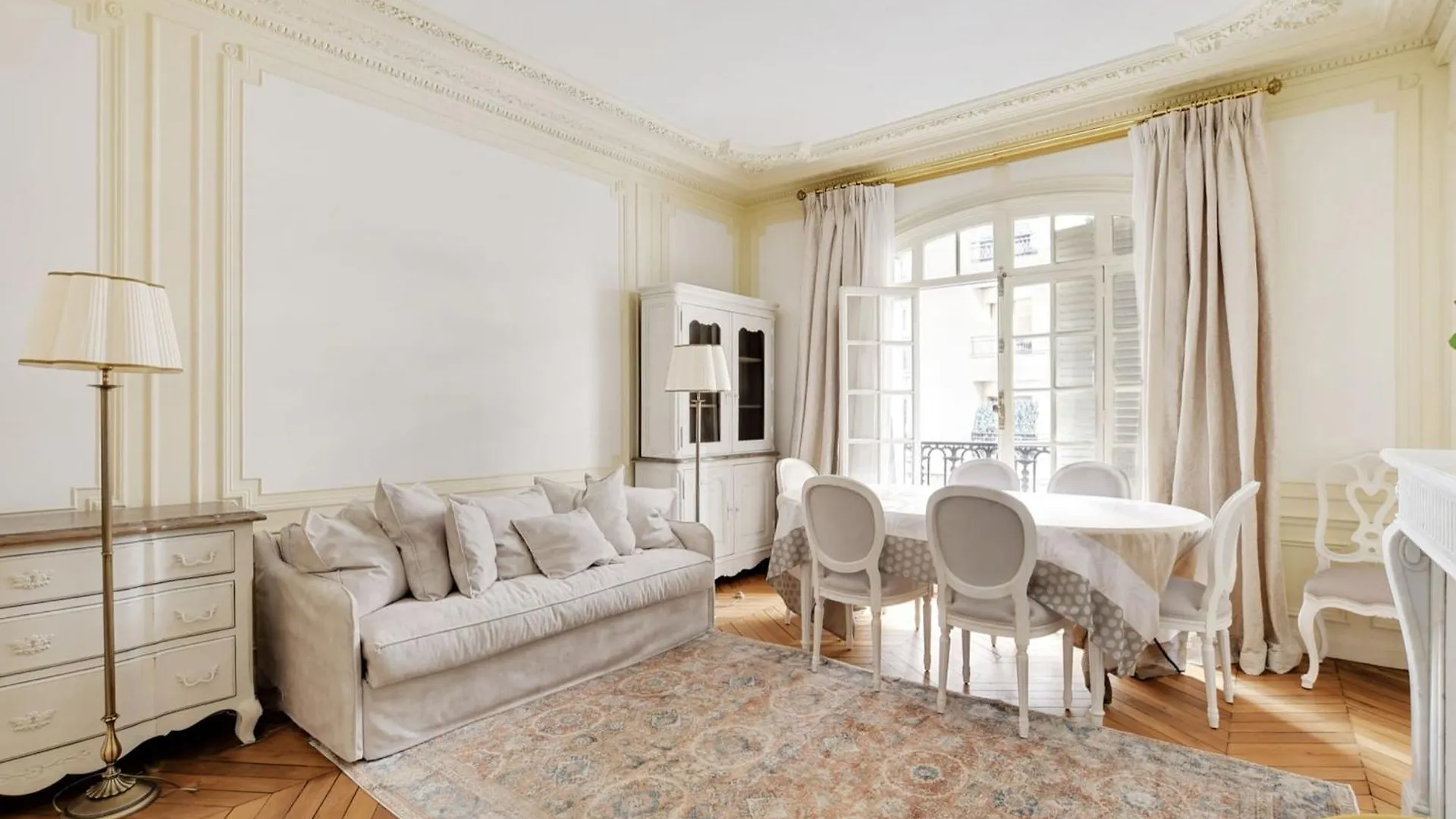 Trocadero - Longchamp 2bdr Apartment Paris